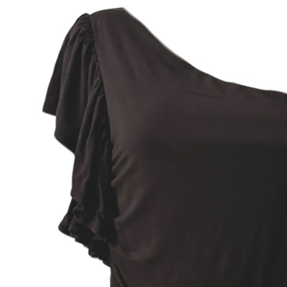 MADISON THE LABEL • One-Shoulder Ruffle Flutter Sleeve Ruched Top - Picture 5 of 6